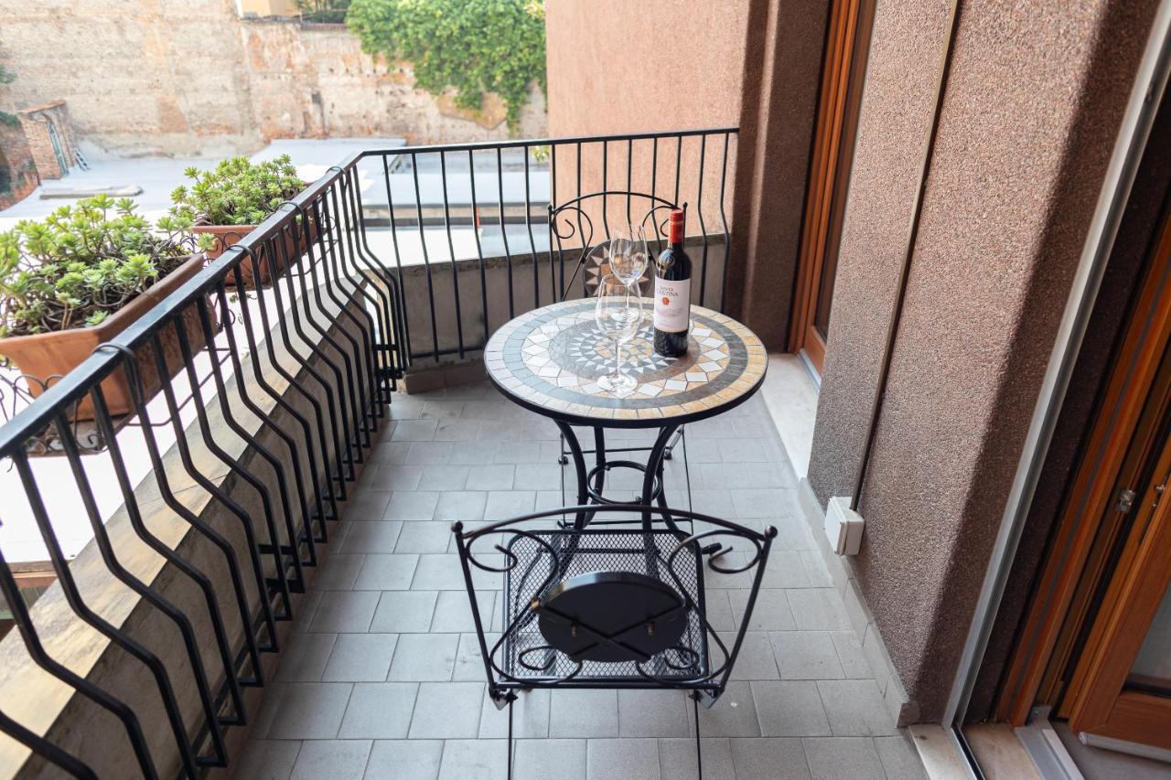 Apartment Close To Duomo Milaan Buitenkant foto
